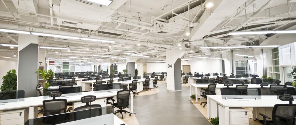 A sparkling detailed clean office
